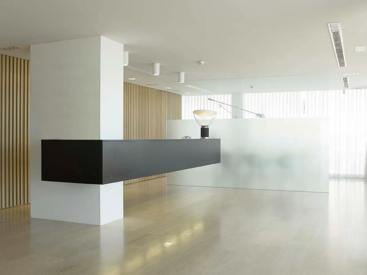 Hotel de la Playa, Studiomontañana 01