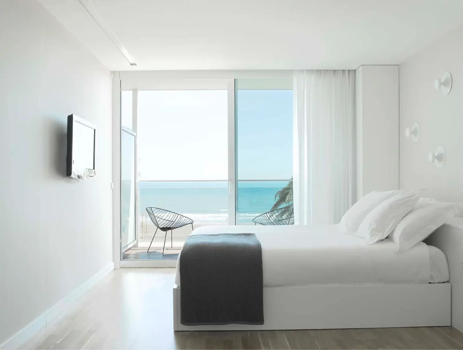 Hotel de la Playa, Studiomontañana 10